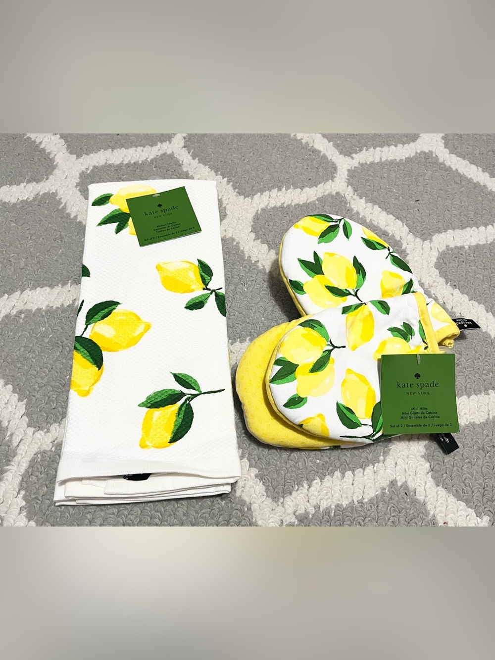 NWT Kate spade Yellow Lemon Print Kitchen Towel & Oven Mitt Set
